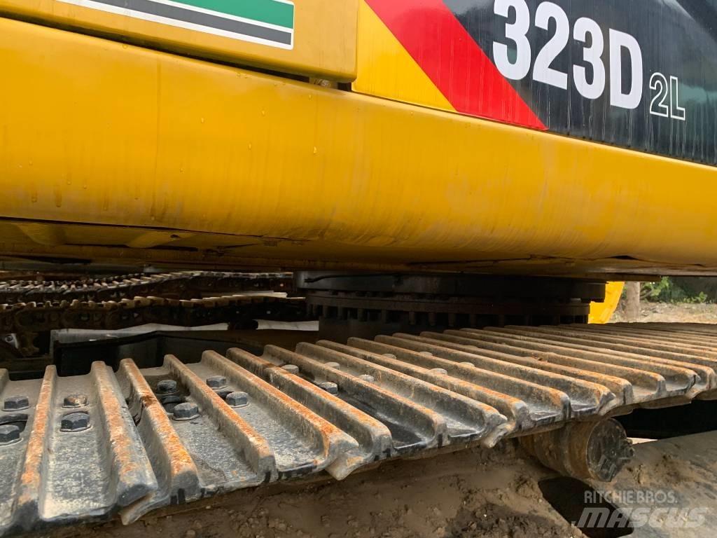 CAT 323 D L Vikšriniai ekskavatoriai