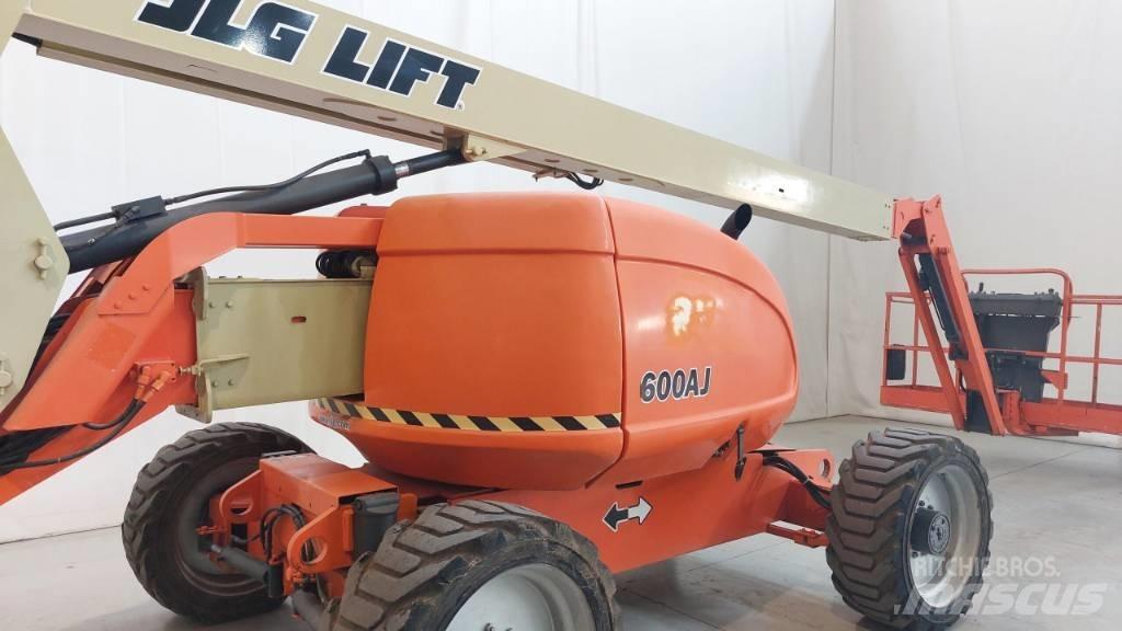 JLG 600 AJ Alkūniniai keltuvai