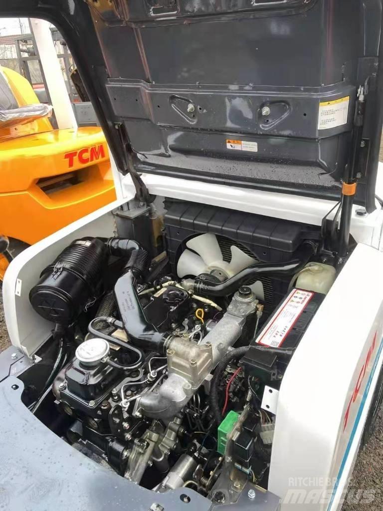 TCM FD30 Dyzeliniai krautuvai