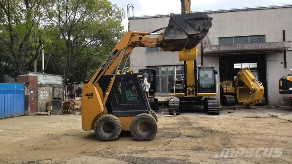 CASE 440 HD Krautuvai su šoniniu pasukimu