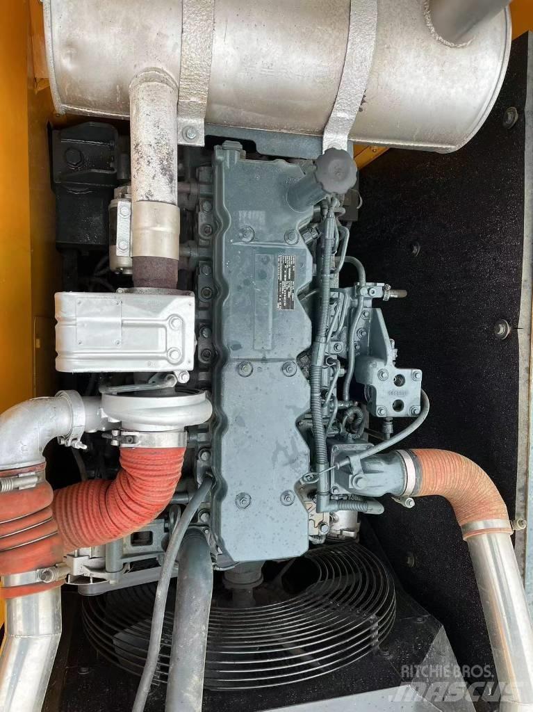 Hyundai R220LC-9S Vikšriniai ekskavatoriai