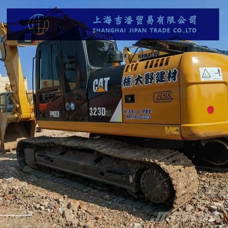 CAT 323 D Vikšriniai ekskavatoriai