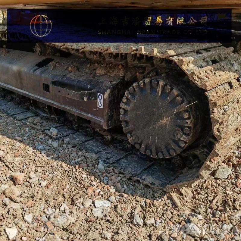 CAT 323 D Vikšriniai ekskavatoriai