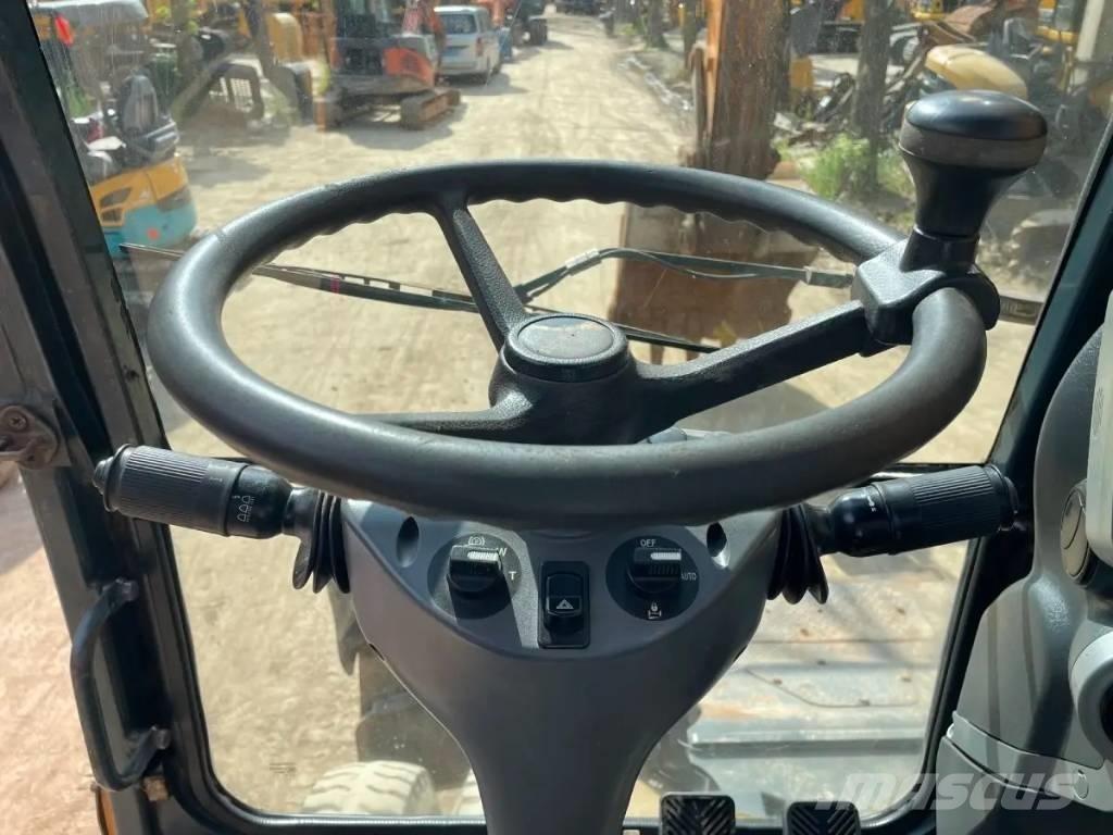 Hyundai R210W-9 Ratiniai ekskavatoriai