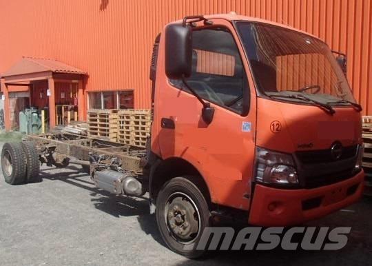 Hino 195 Važiuoklė su kabina