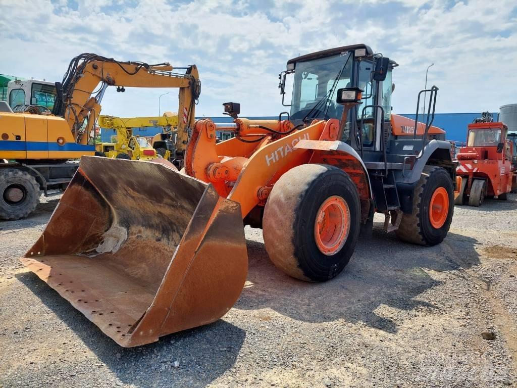 Hitachi ZW250 Naudoti ratiniai krautuvai