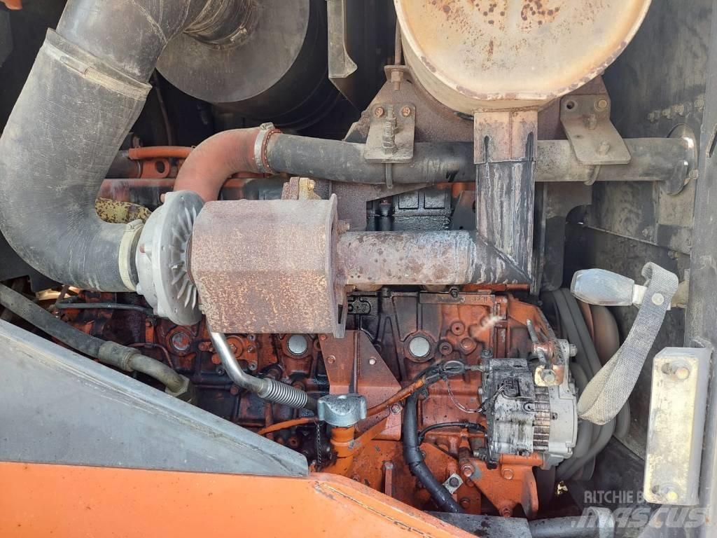 Hitachi ZW250 Naudoti ratiniai krautuvai
