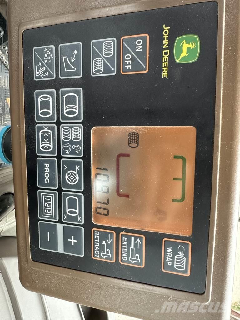 John Deere V461M Ritinių presai