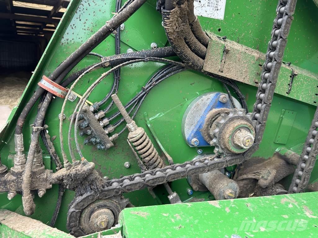 John Deere V461M Ritinių presai