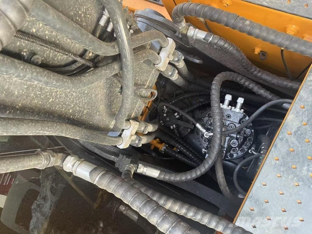 Hyundai 220LC-9S Vikšriniai ekskavatoriai