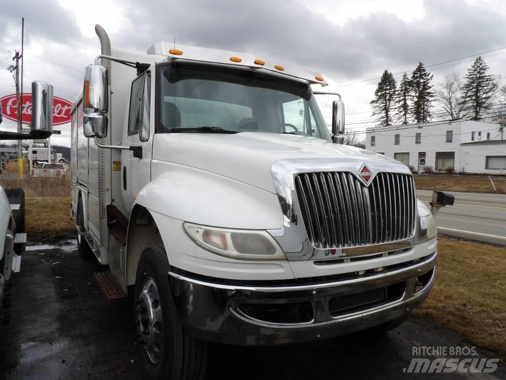 Freightliner M2 Gėrimų tiekimo sunkvežimiai
