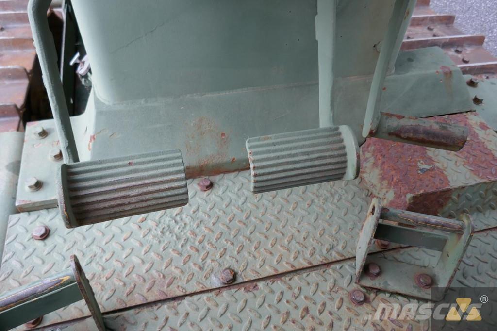 CAT D7G Ex-army Vikšriniai buldozeriai