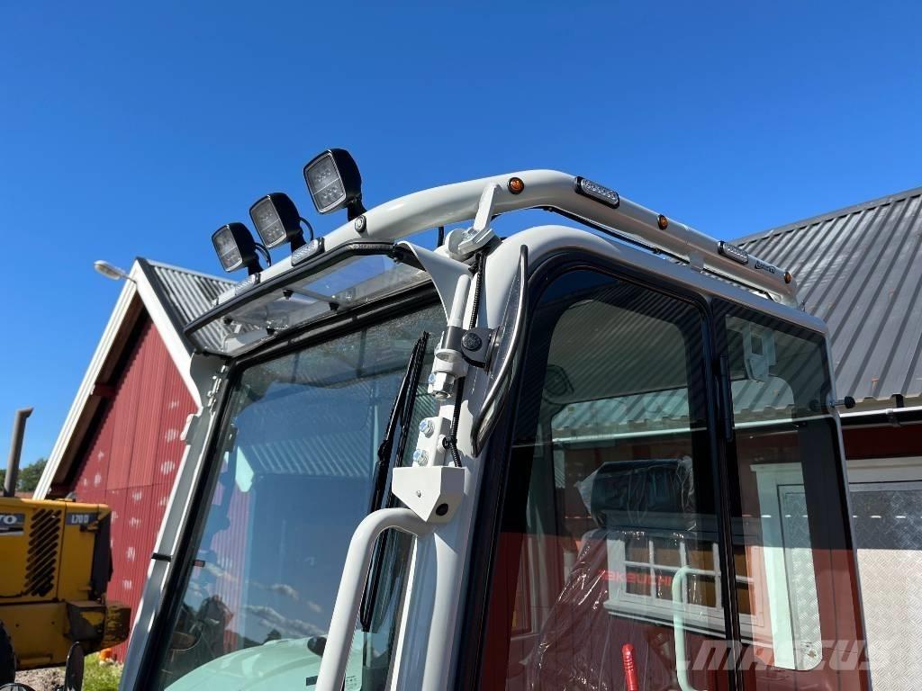 Takeuchi TB 370 Vidutinės galios ekskavatoriai 7-12 t