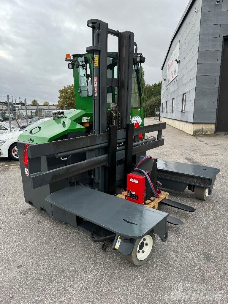 Combilift C4000ET Šakiniai krautuvai su privažiavimu iš visų keturių pusių