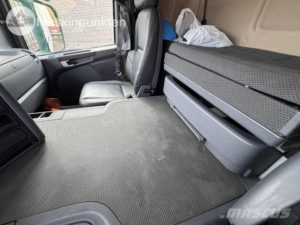 Scania P 320 Sunkvežimiai su dengtu kėbulu