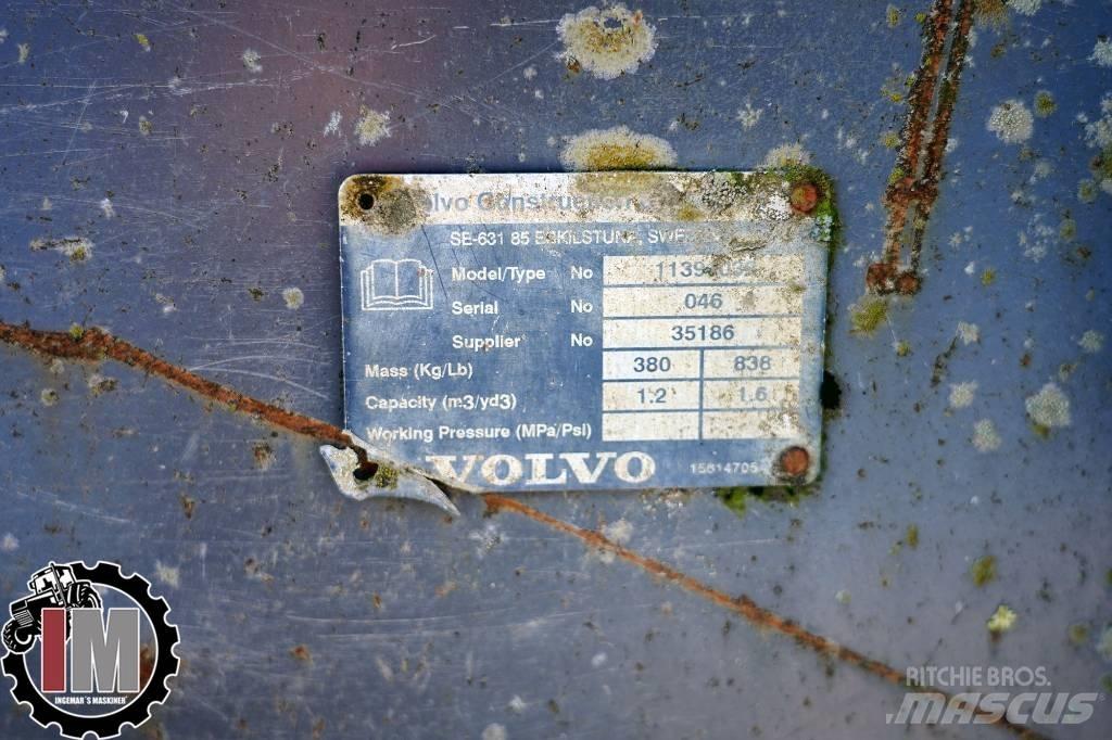 Volvo L30 Skopa Kaušai