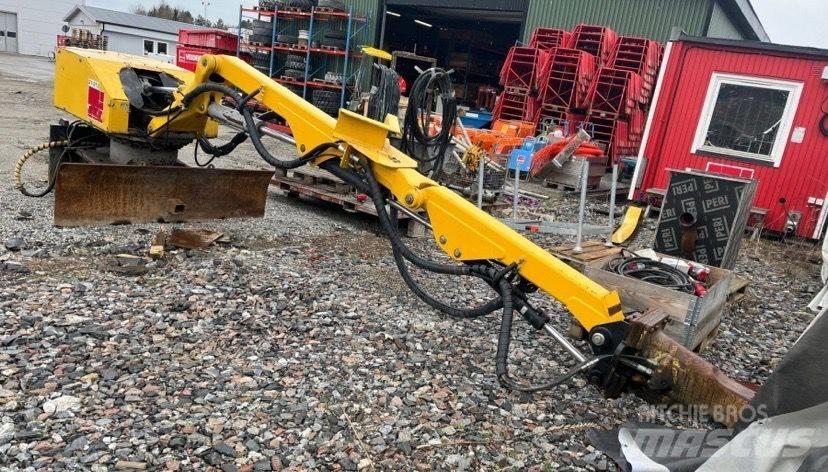 Brokk 330 Vikšriniai ekskavatoriai