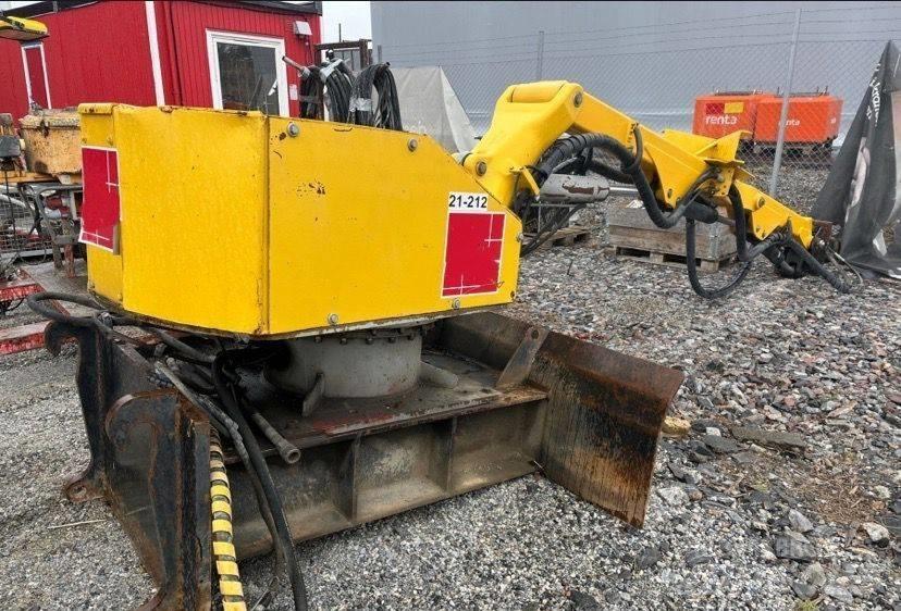 Brokk 330 Vikšriniai ekskavatoriai