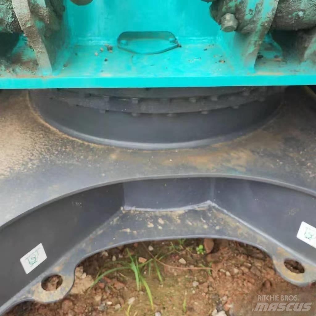 Kobelco SK 200 Vikšriniai ekskavatoriai