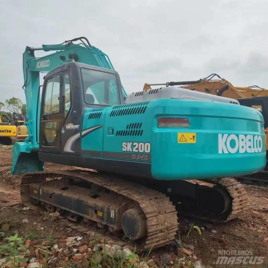 Kobelco SK 200 Vikšriniai ekskavatoriai