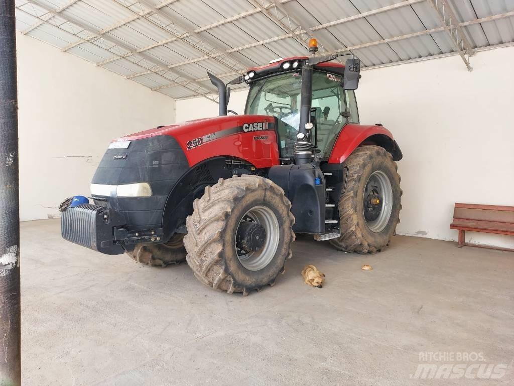 Case IH Magnum 250 Traktoriai