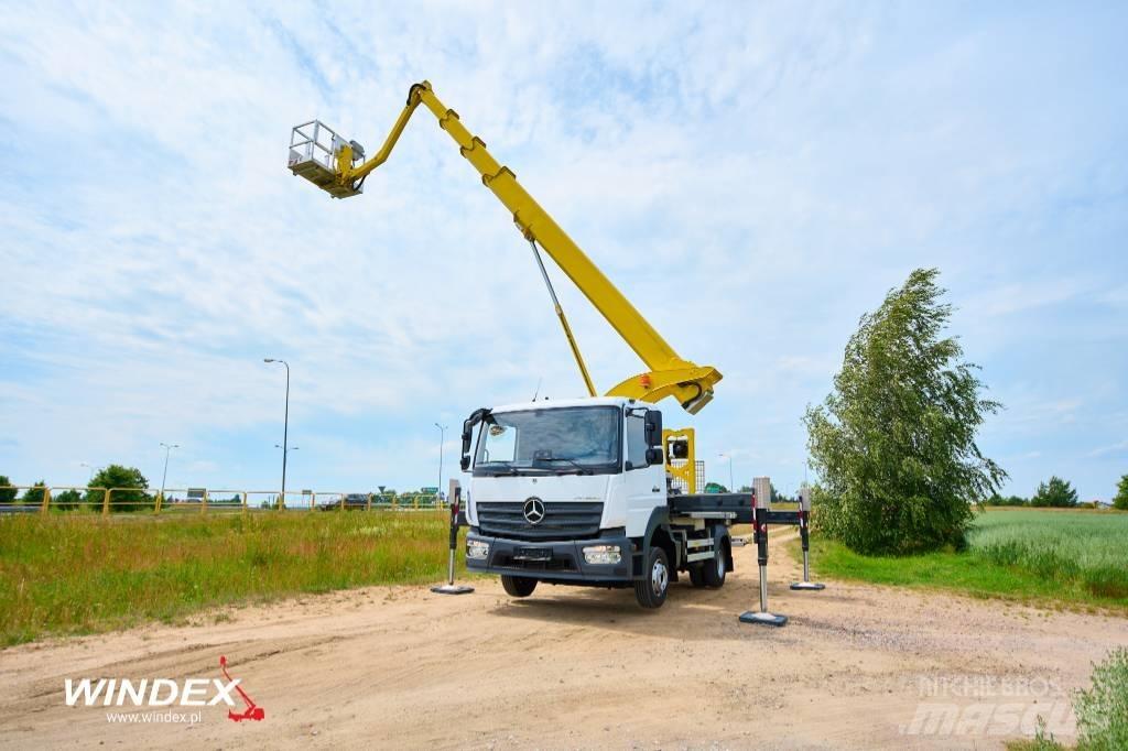 Palfinger P 300 KS Ant vilkikų montuojamos kėlimo platformos