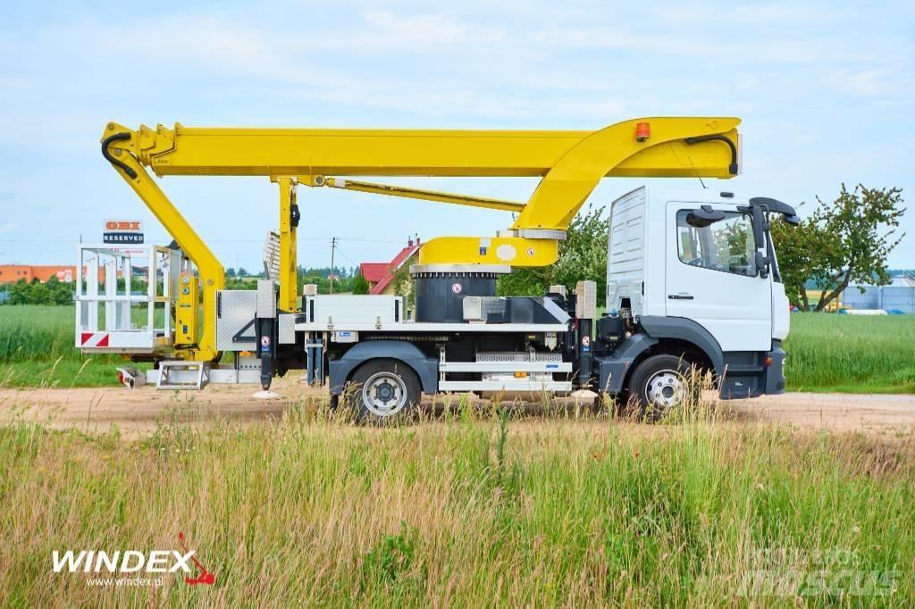 Palfinger P 300 KS Ant vilkikų montuojamos kėlimo platformos
