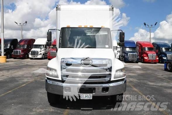 Hino 268A Naudoti vilkikai