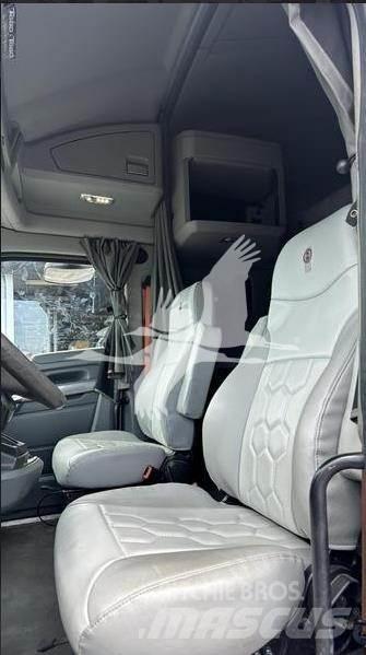 Kenworth T680 Naudoti vilkikai