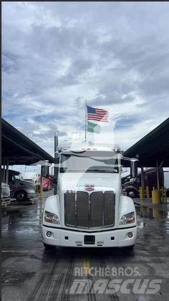 Peterbilt 579 Naudoti vilkikai