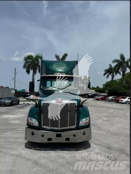 Peterbilt 579 Naudoti vilkikai