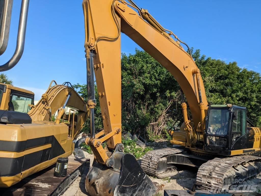 CAT 330 CL Vikšriniai ekskavatoriai