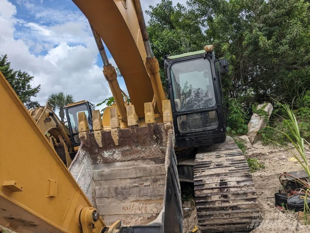 CAT 330 CL Vikšriniai ekskavatoriai