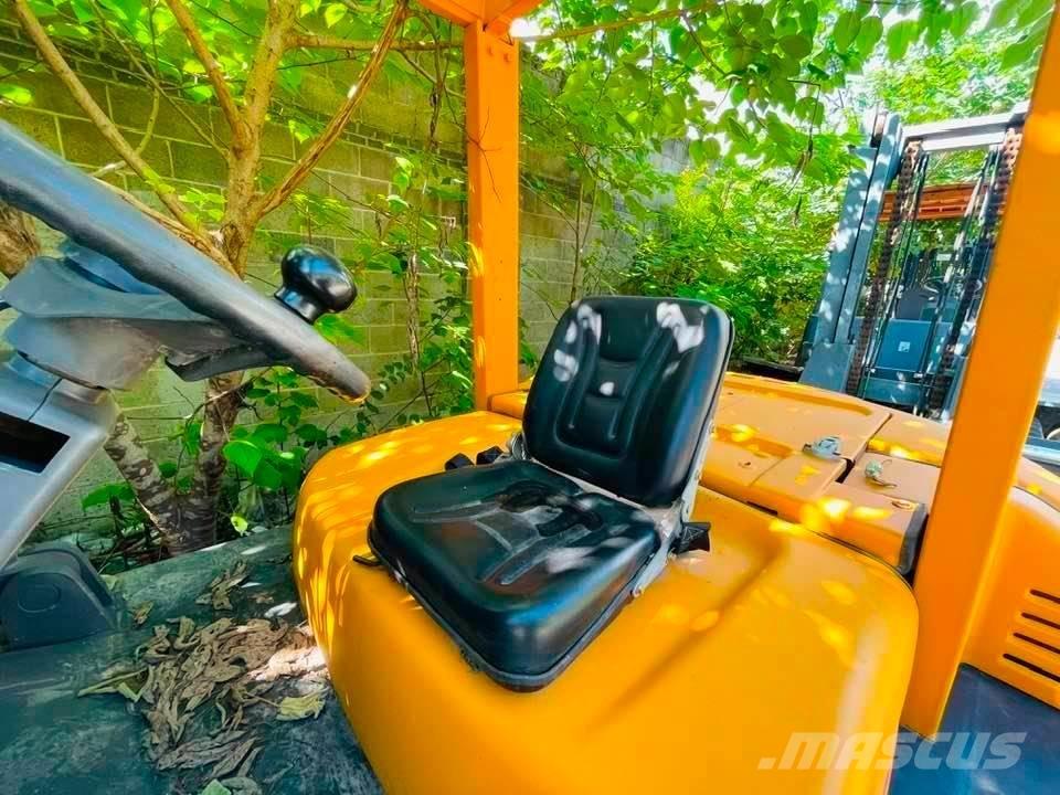 TCM FD 50 Dyzeliniai krautuvai
