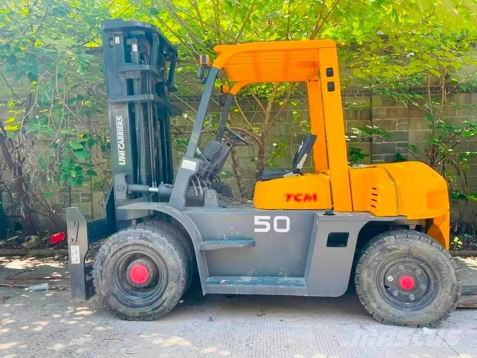 TCM FD 50 Dyzeliniai krautuvai