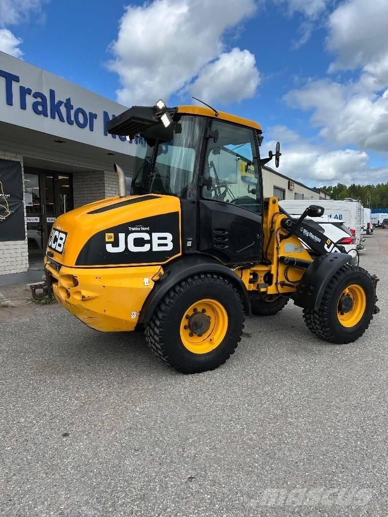 JCB 409 B 40km/h Krautuvai su šoniniu pasukimu