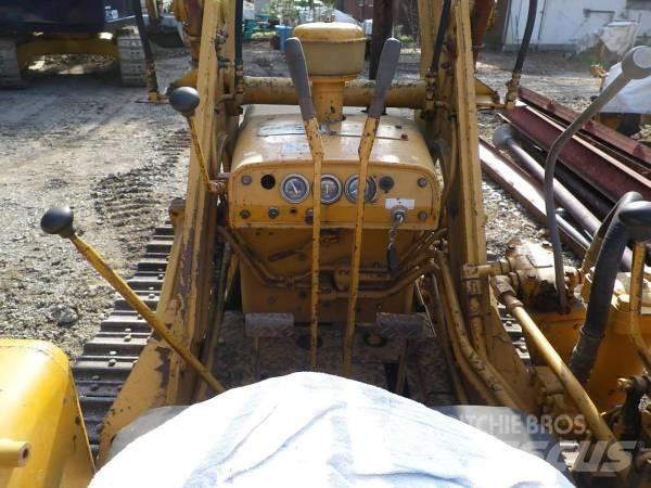 Komatsu D20S-3 Vikšriniai buldozeriai