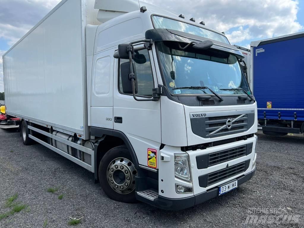 Volvo FM 330 Sunkvežimiai su dengtu kėbulu