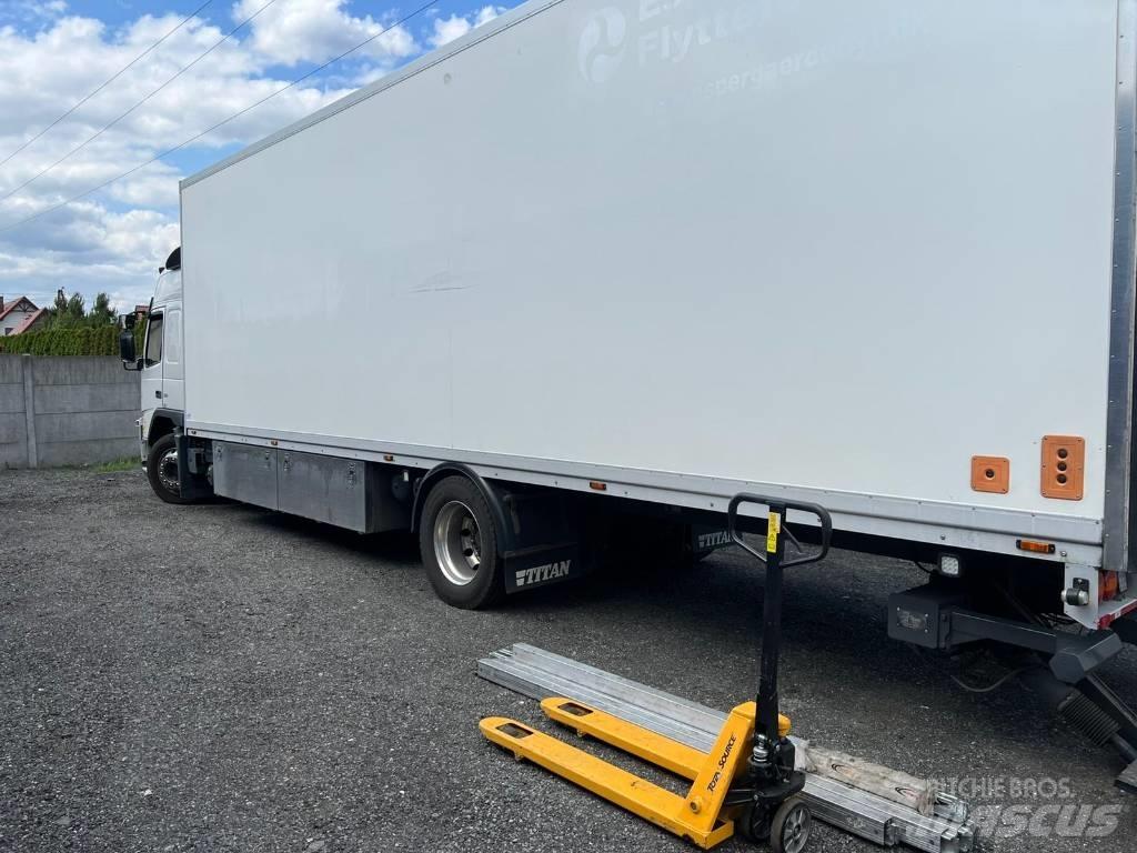 Volvo FM 330 Sunkvežimiai su dengtu kėbulu