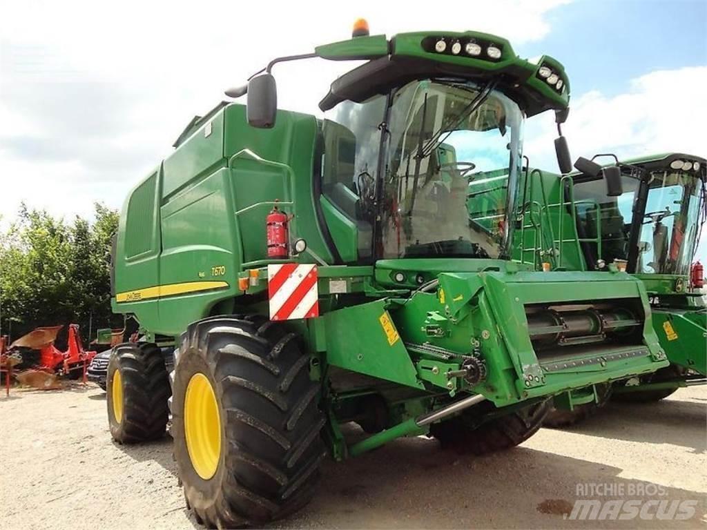 John Deere t670 Derliaus nuėmimo kombainai