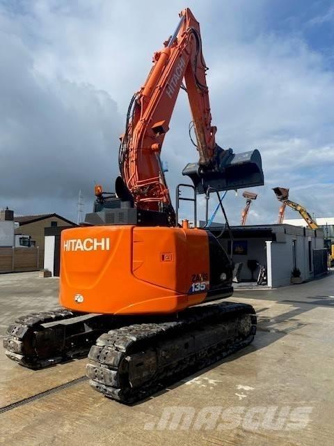 Hitachi 135 US-6 Vikšriniai ekskavatoriai