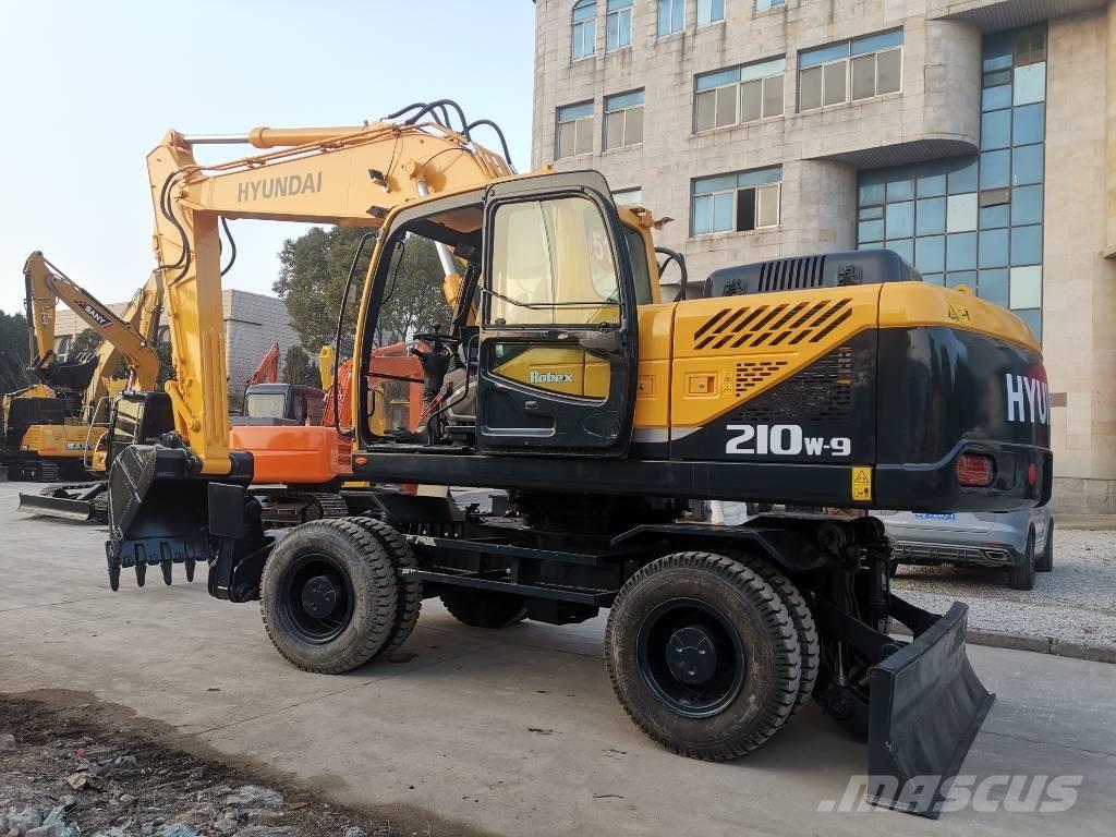 Hyundai R210W-9 Ratiniai ekskavatoriai
