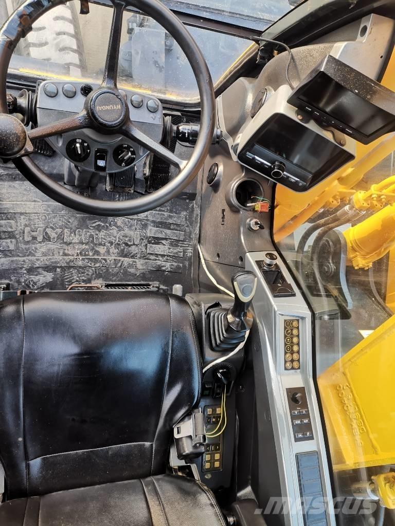 Hyundai R210W-9 Ratiniai ekskavatoriai