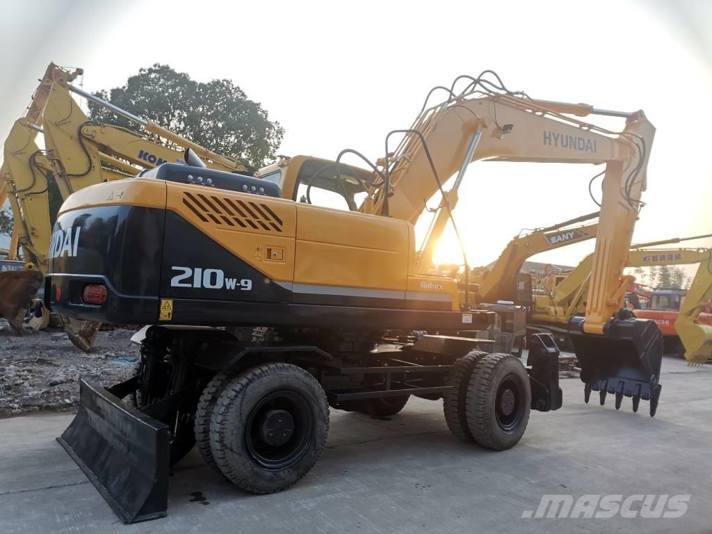 Hyundai R210W-9 Ratiniai ekskavatoriai