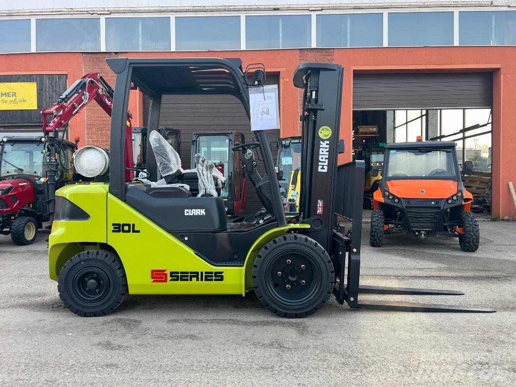 Clark S 30 L LPG (dujiniai) krautuvai