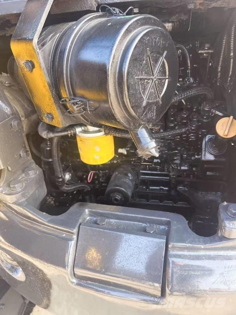 Komatsu PC 40 MR Vikšriniai ekskavatoriai