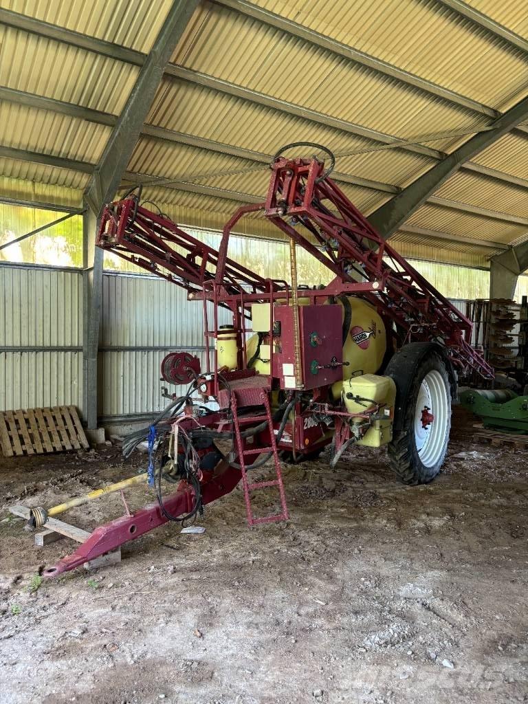 Hardi 2800 Prikabinami purkštuvai