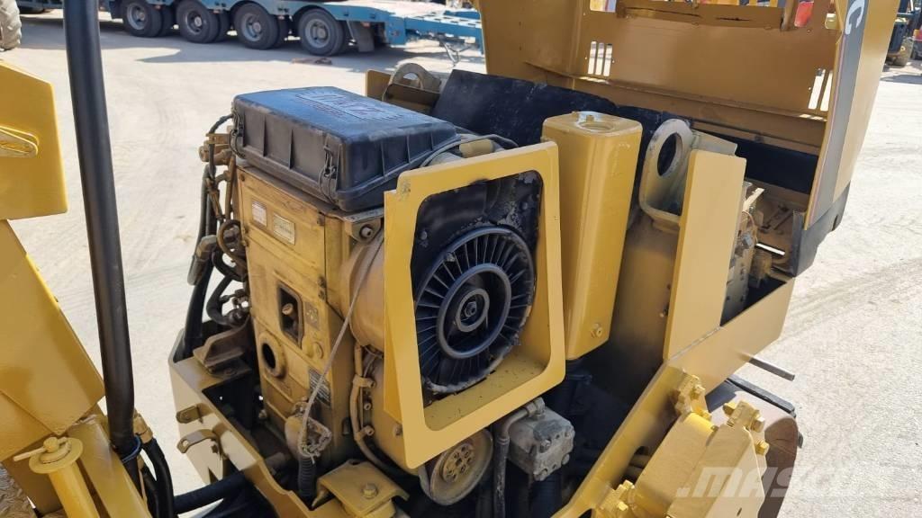 CAT CB 224 C Porinių būgnų volai