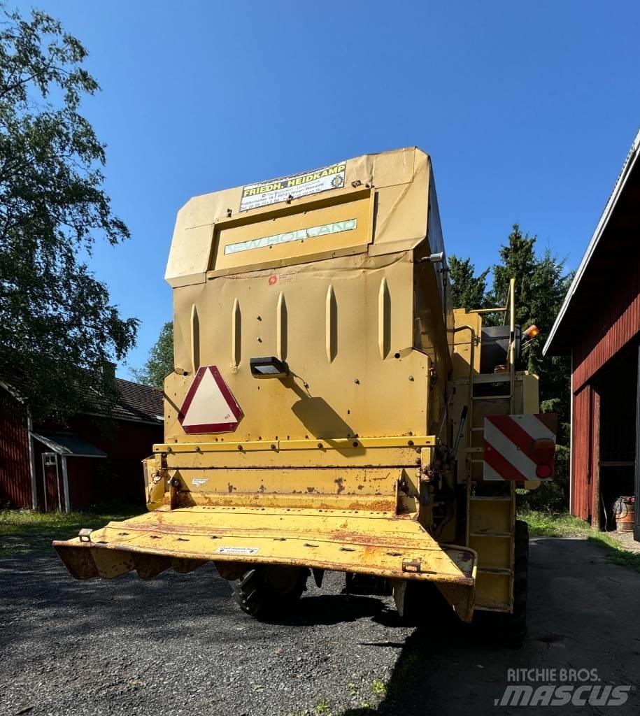 New Holland TX 34 Derliaus nuėmimo kombainai