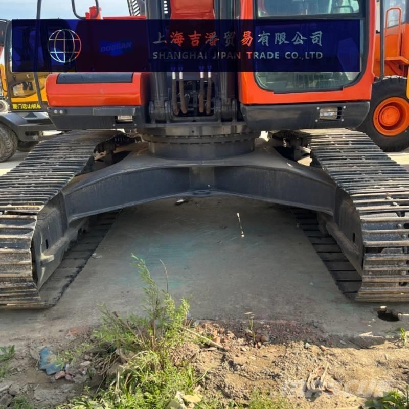 Doosan DX 300 Vikšriniai ekskavatoriai